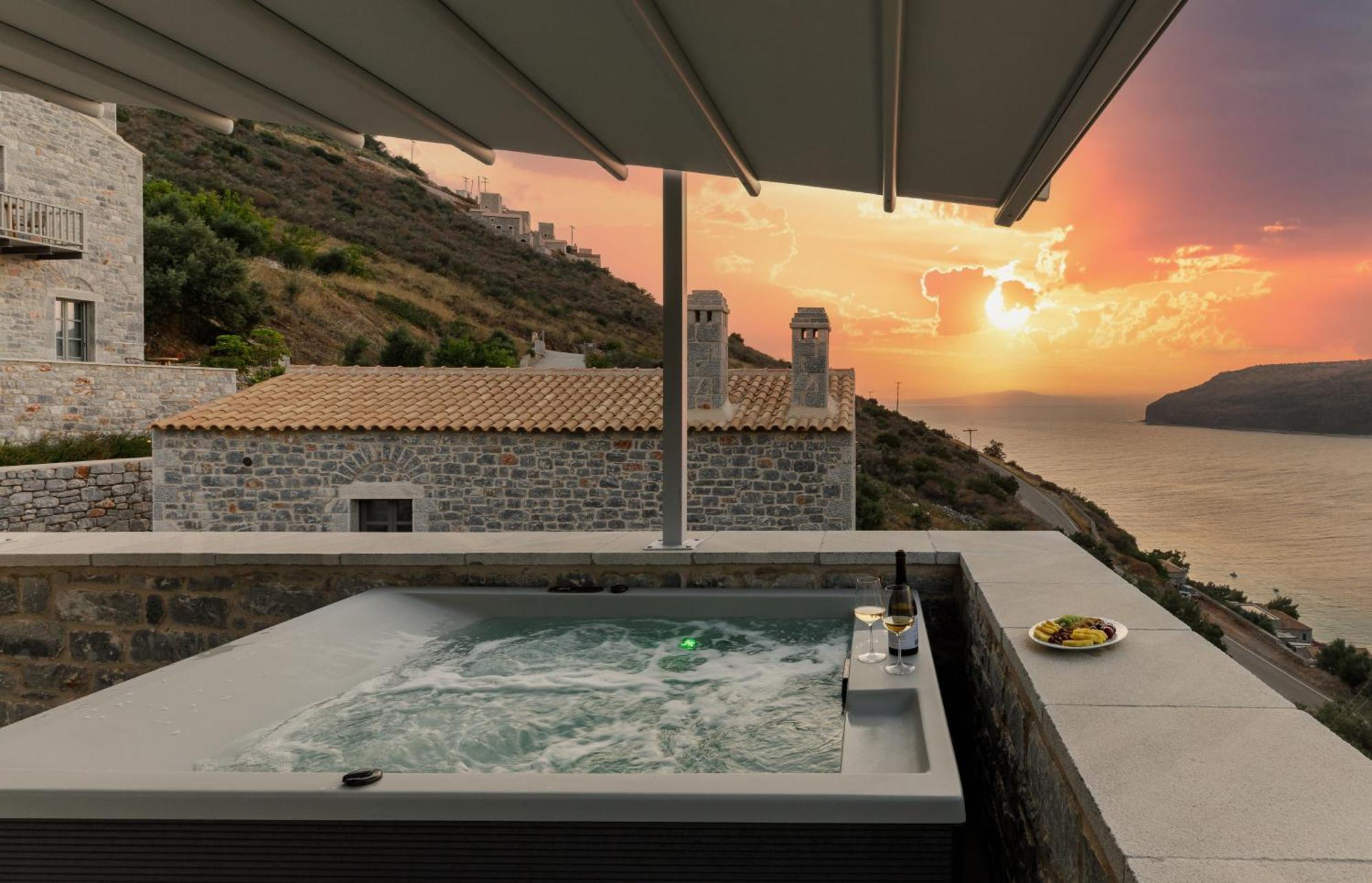 Trapela Limeni Luxury Suites Zewnętrze zdjęcie